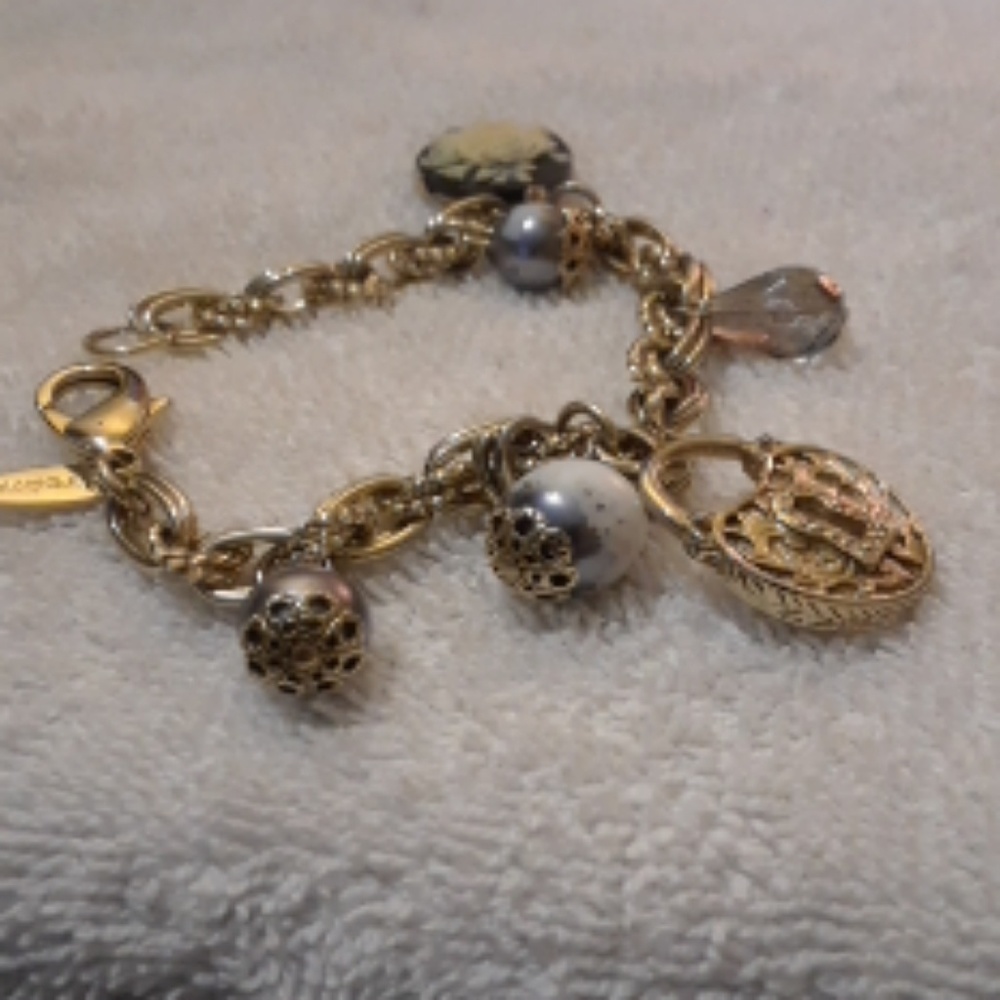 NYGARD CHARM BRACELET